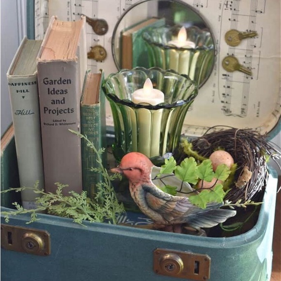 Green Recycled Glass Tulip Flower Shaped Pedestal Votive Candle Holder - Picture 10 of 14